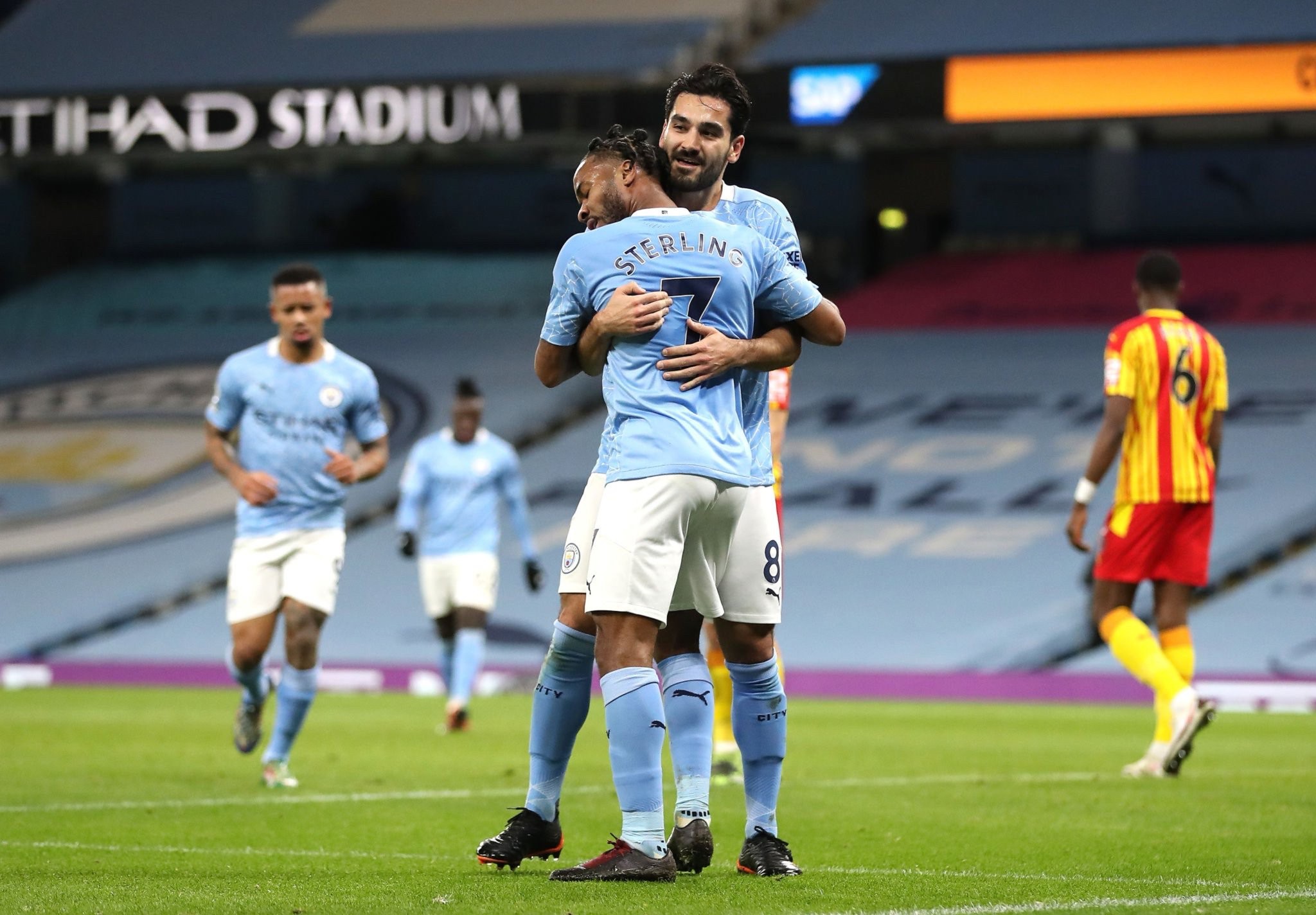 在休赛期选 在休赛期选